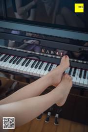 Qiqi "Pie en las teclas del piano en blanco y negro" [异 思 趣向 IESS] Sixiangjia 279