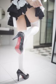 Coser modello Xueqi SAMA "White Silk Maid Underwater Version"