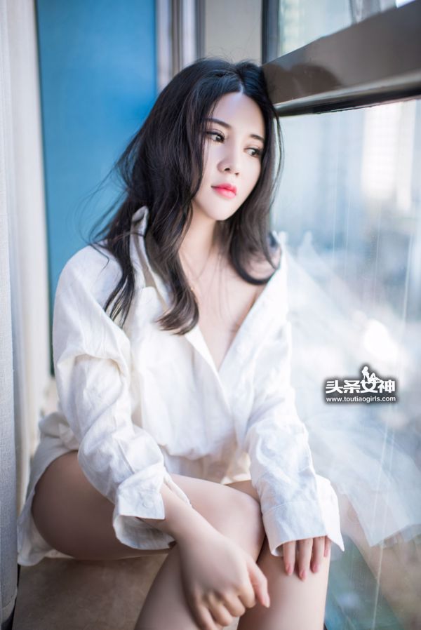 Sukki Kerr "섹시한 개발, 열정적 인 흰색 셔츠"[제목 여신]